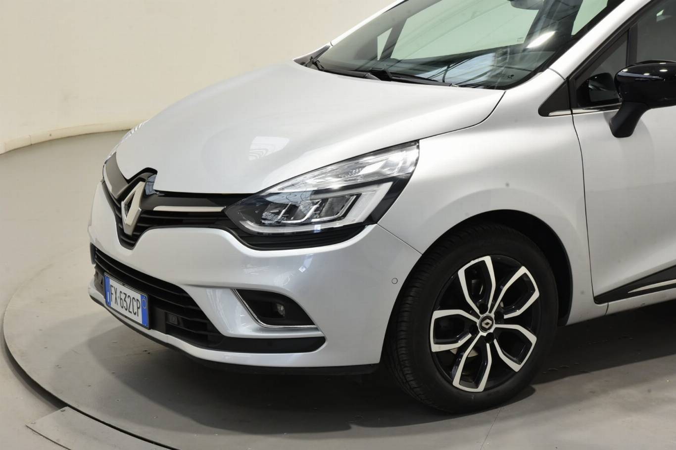 RENAULT Clio 33