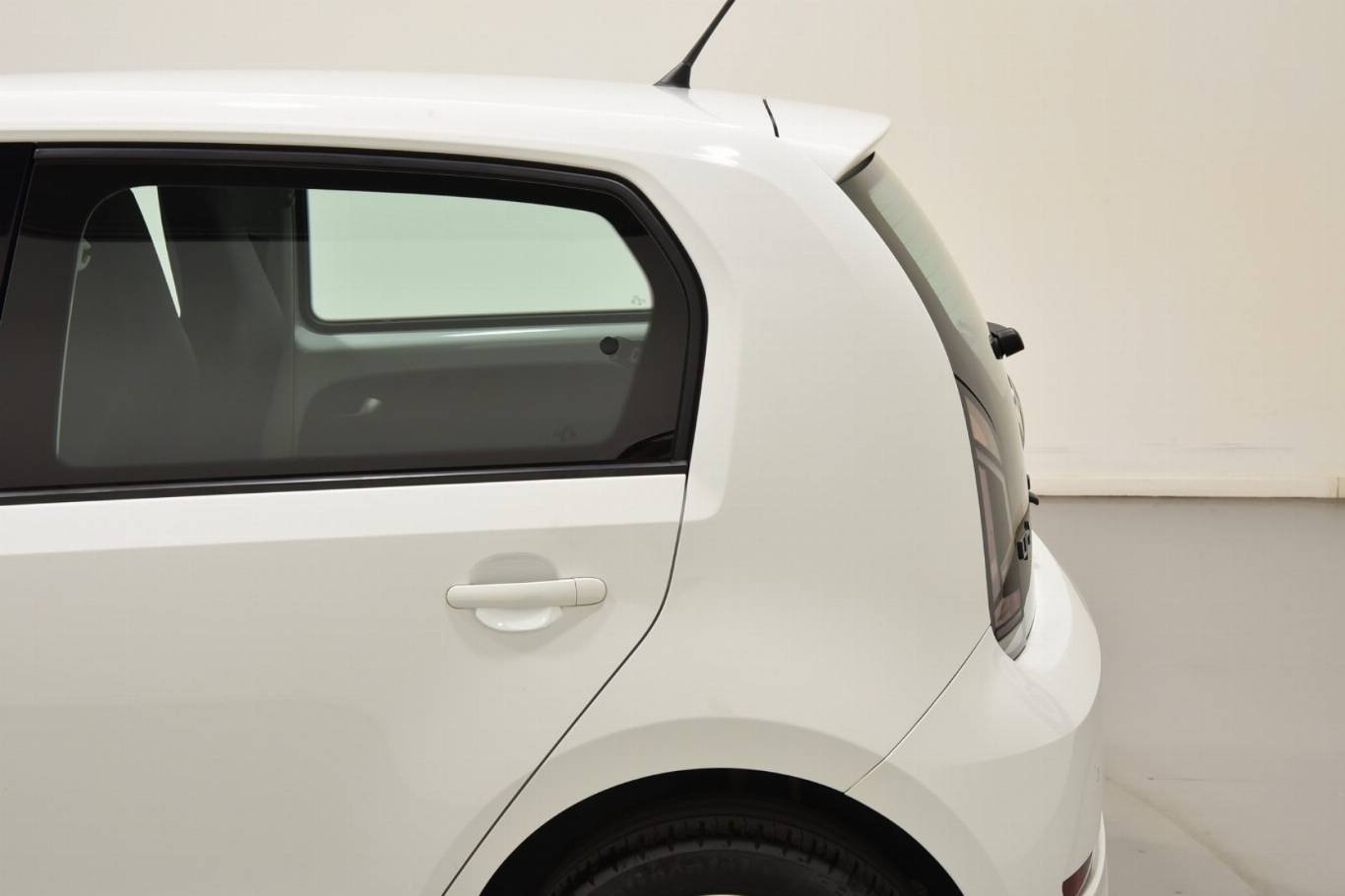 VOLKSWAGEN Up! 32
