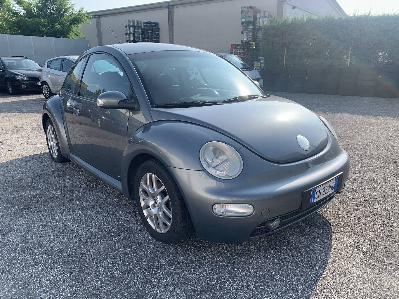 VOLKSWAGEN New Beetle 3