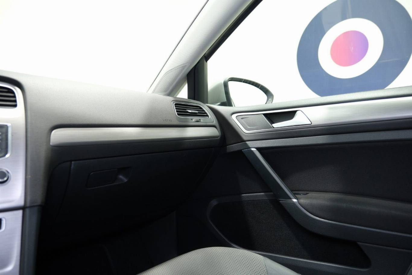 VOLKSWAGEN Golf 31