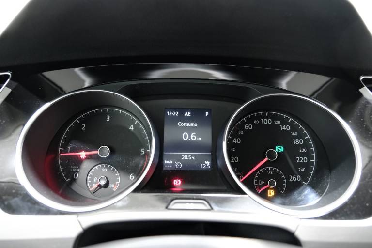 VOLKSWAGEN Touran 8
