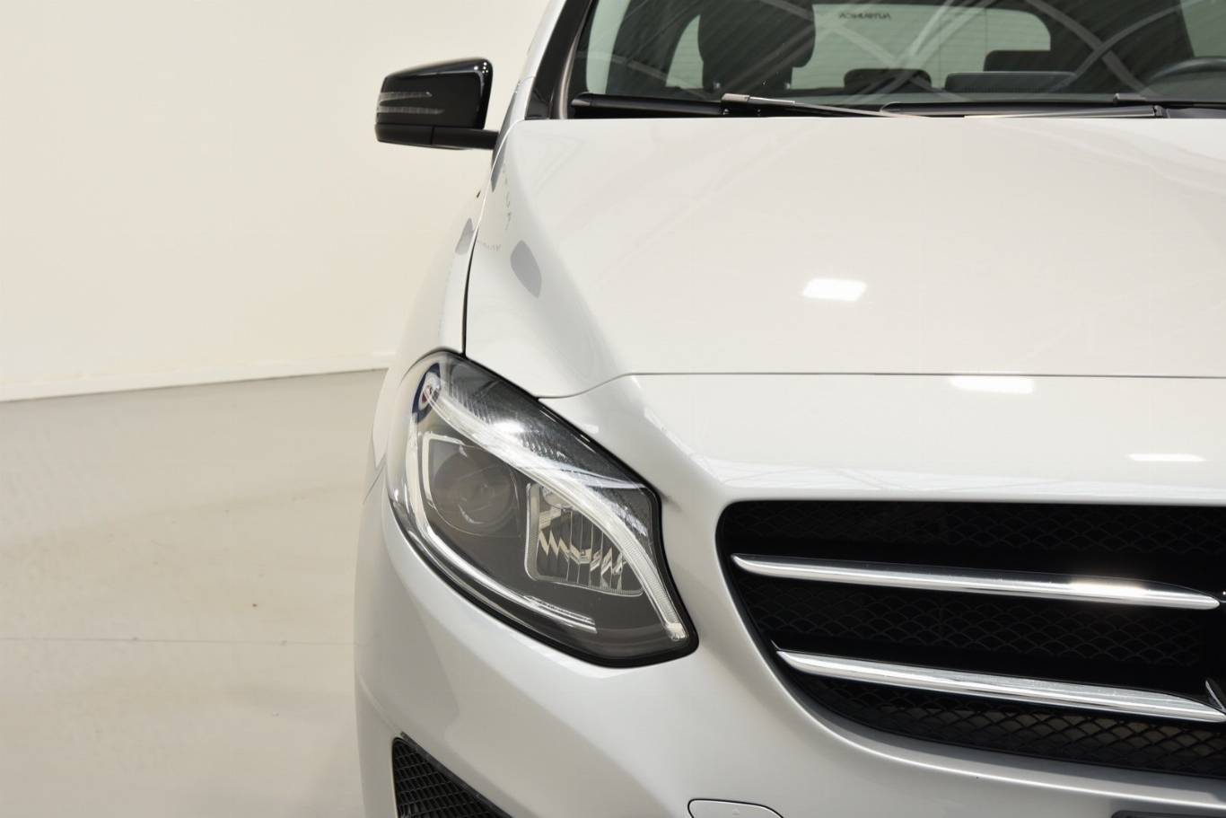 MERCEDES-BENZ B 200 16