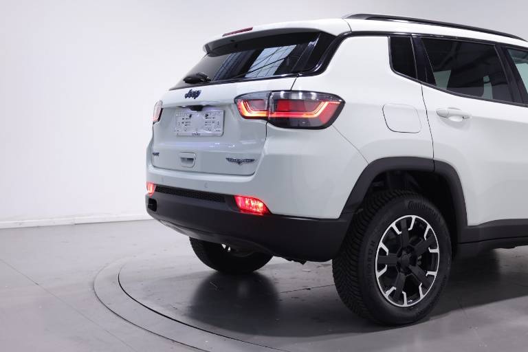 JEEP Compass 13