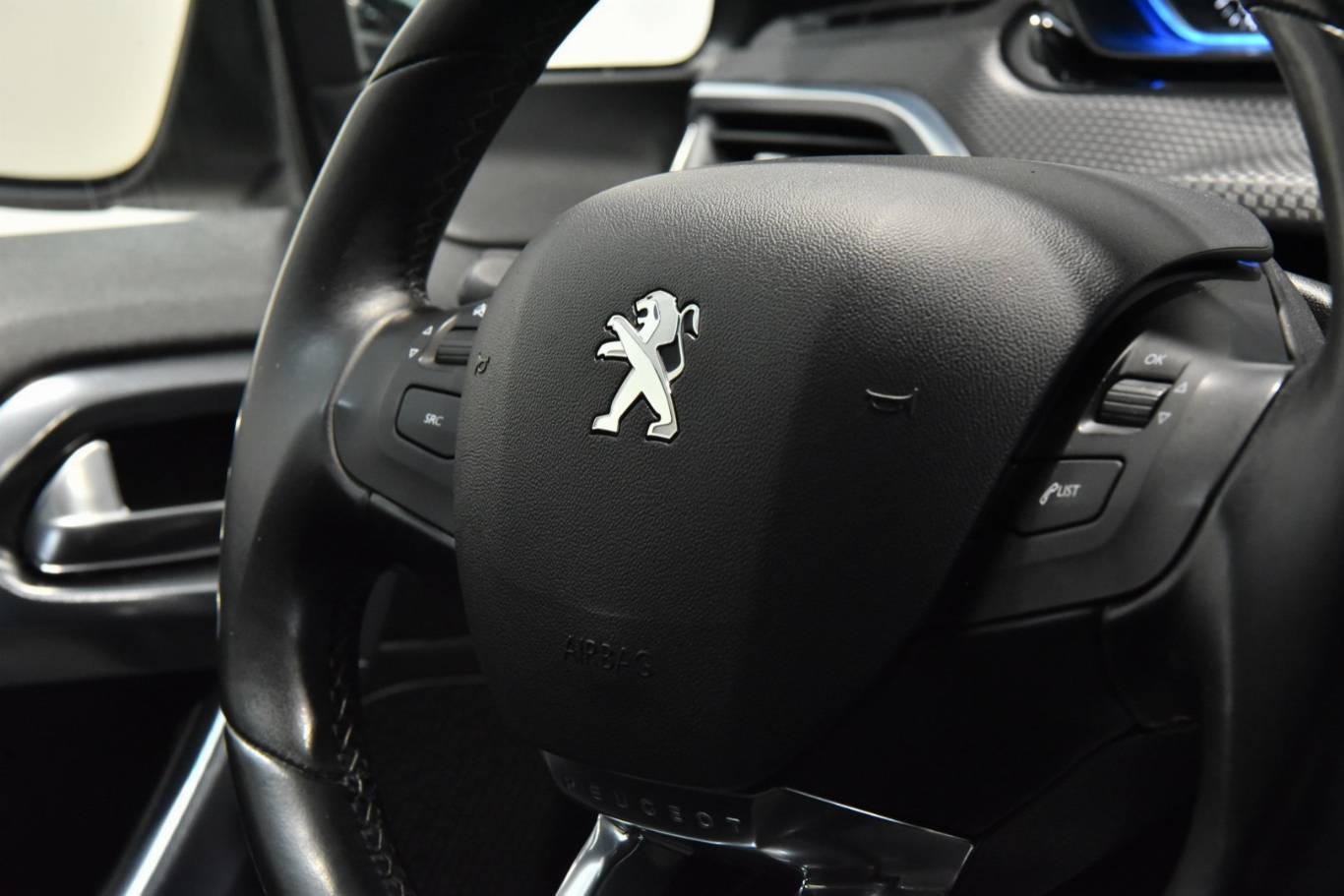 PEUGEOT 2008 51