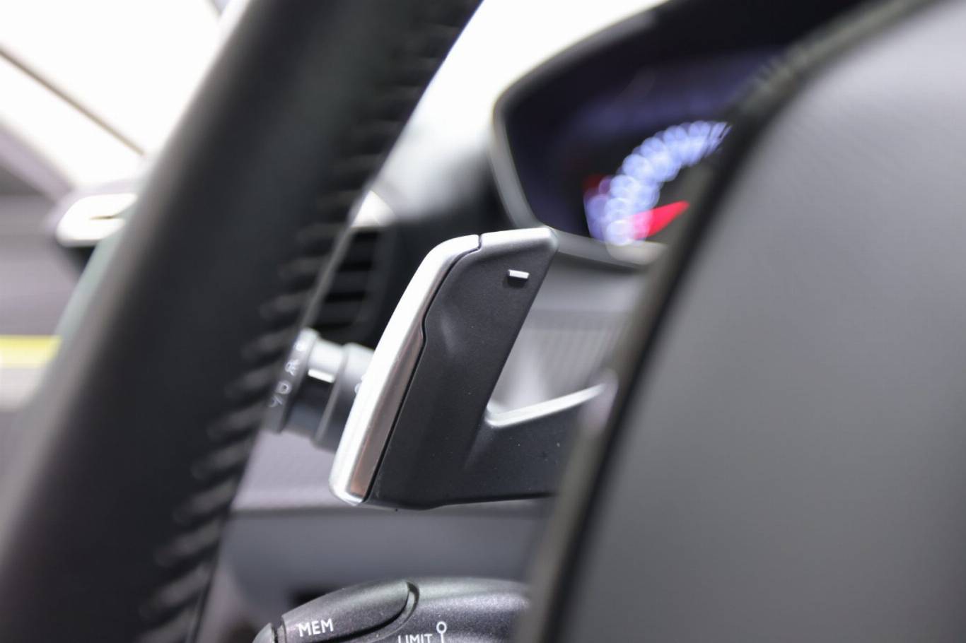 PEUGEOT 208 22