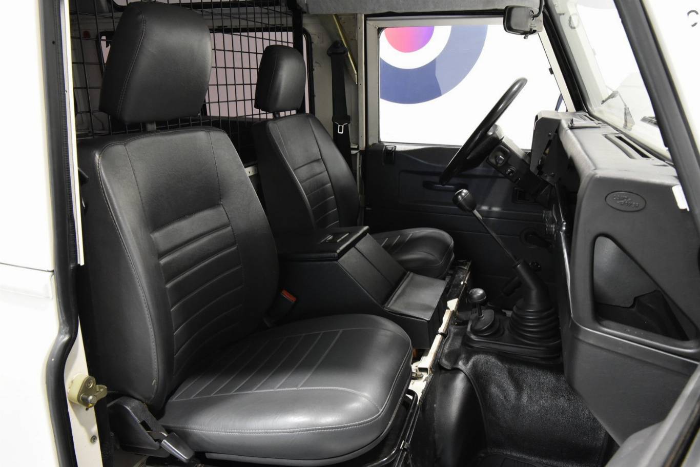 LAND ROVER Defender 20