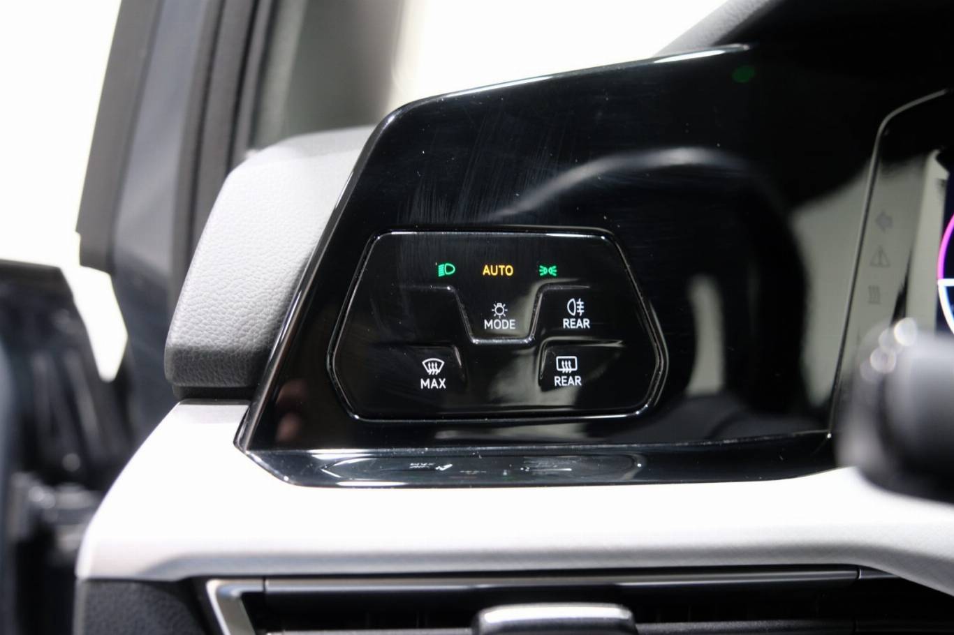 VOLKSWAGEN Golf Variant 28