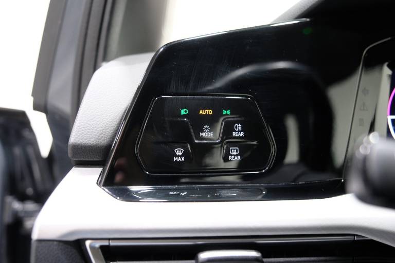 VOLKSWAGEN Golf Variant 28