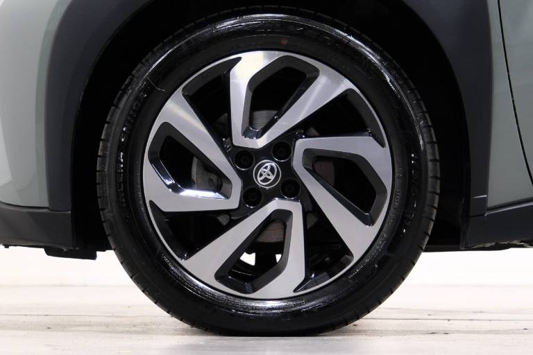 TOYOTA Aygo X 14