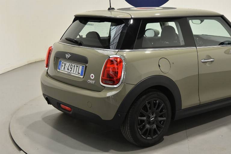 MINI One 18