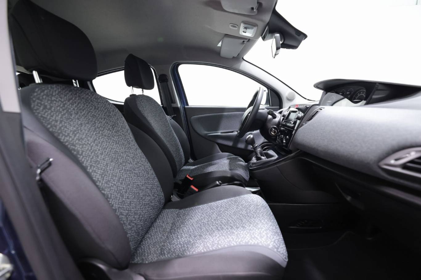 LANCIA Ypsilon 38