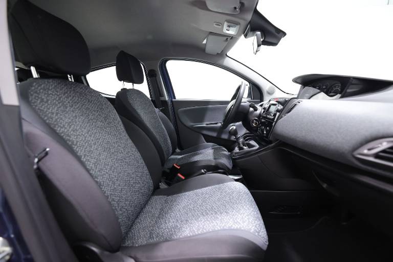 LANCIA Ypsilon 38