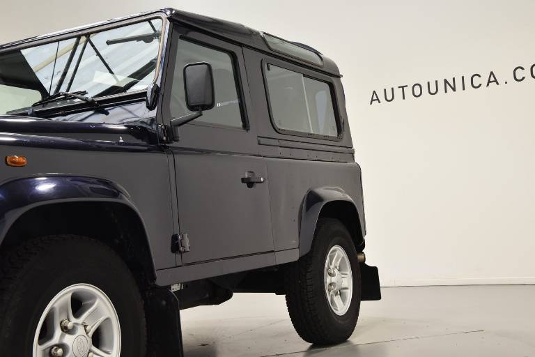 LAND ROVER Defender 46