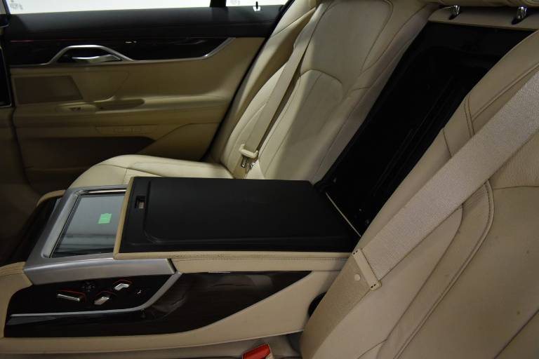 BMW 730 38