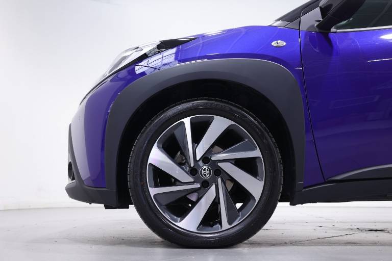 TOYOTA Aygo X 17