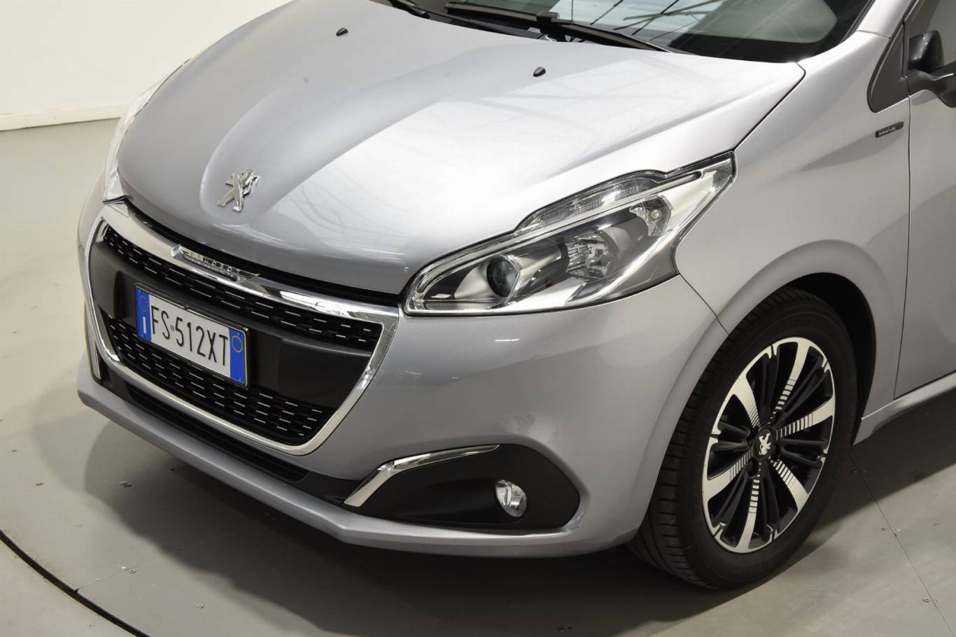 PEUGEOT 208 42