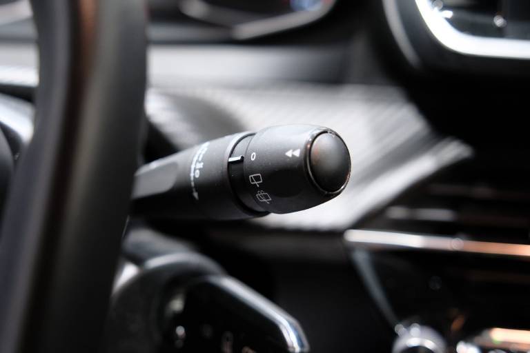 PEUGEOT 208 25
