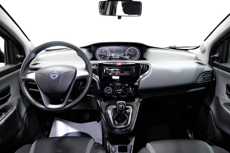 LANCIA Ypsilon 10