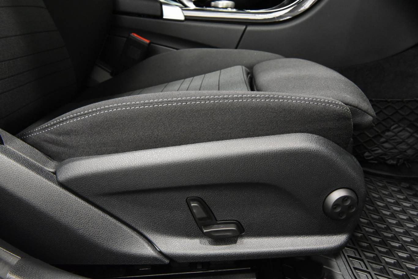 MERCEDES-BENZ C 220 49