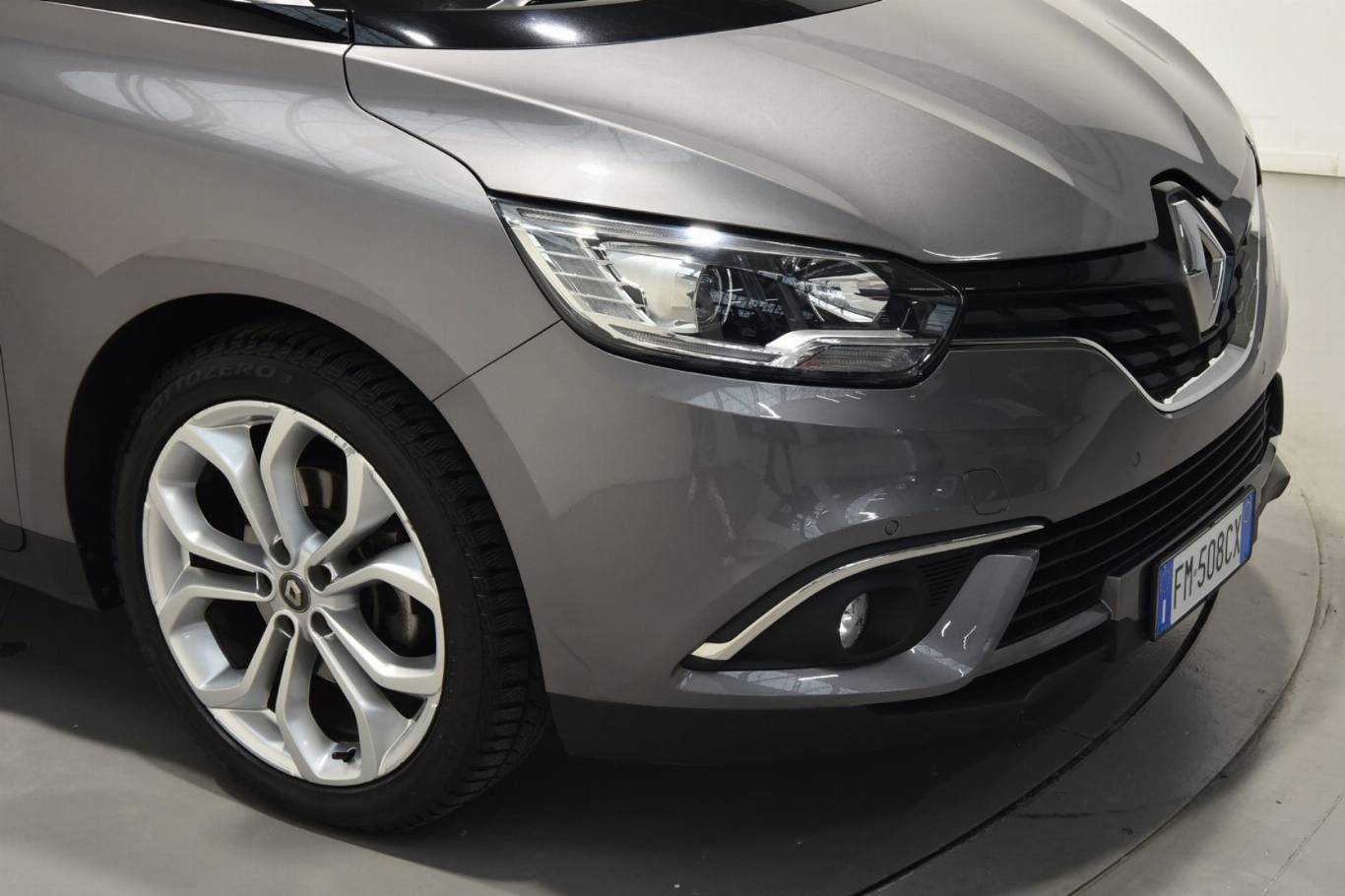 RENAULT Grand Scenic 32