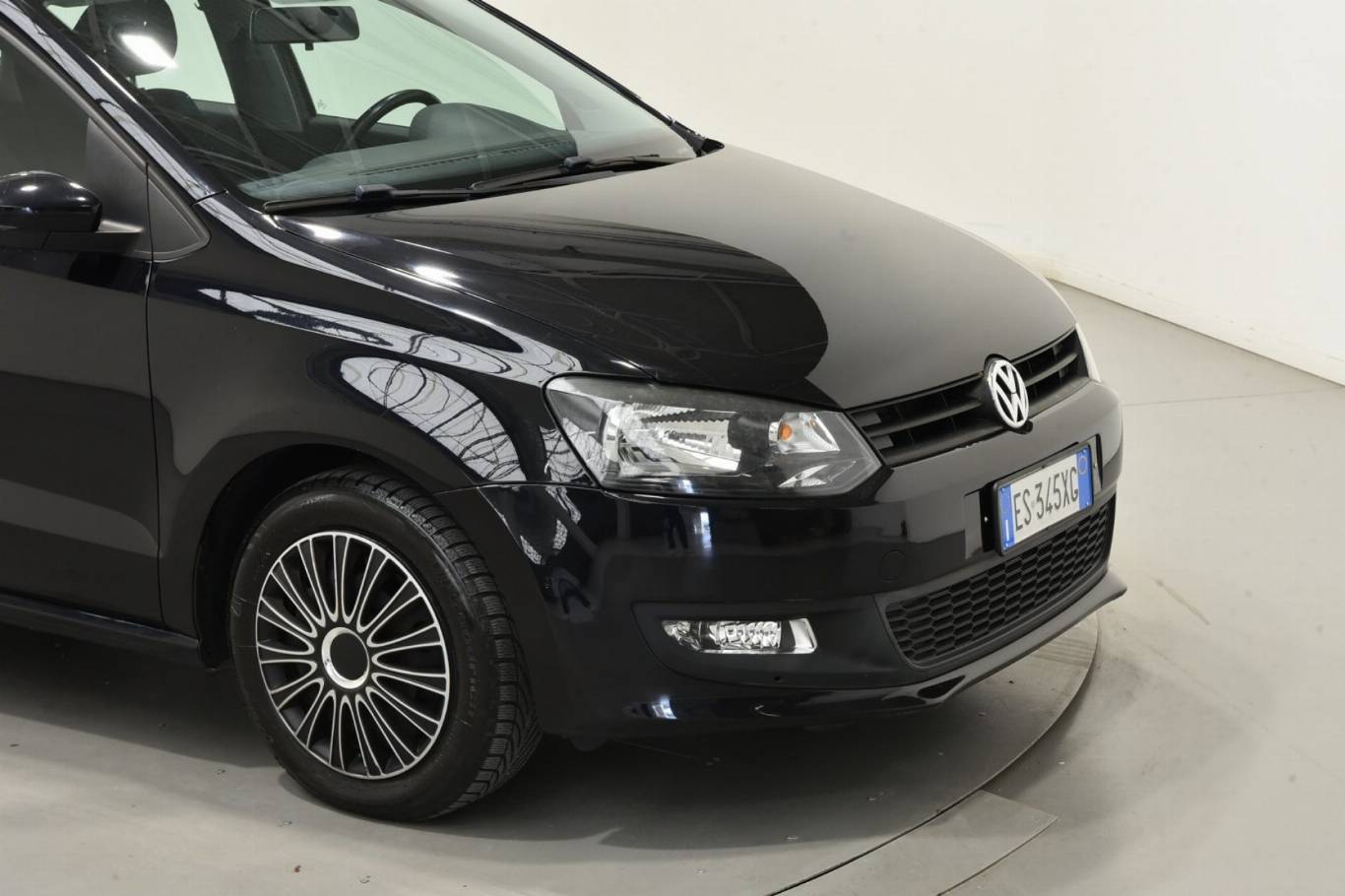 VOLKSWAGEN Polo 16
