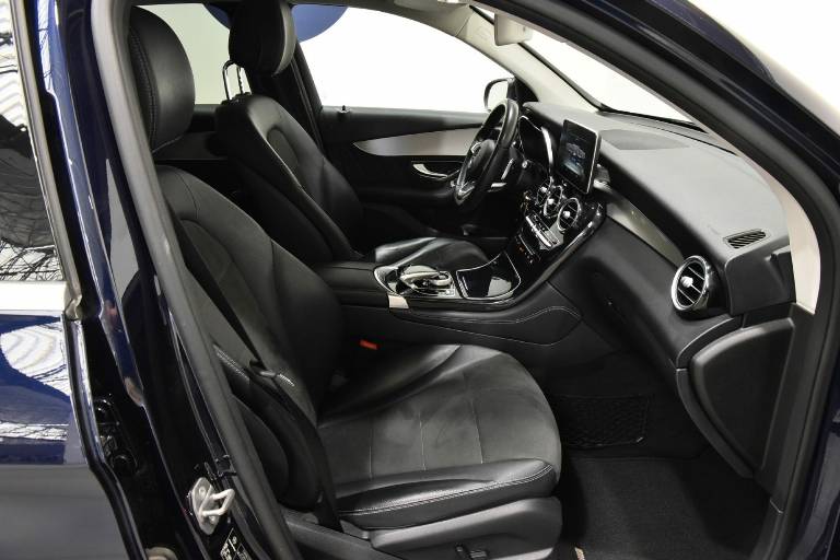 MERCEDES-BENZ GLC 220 21