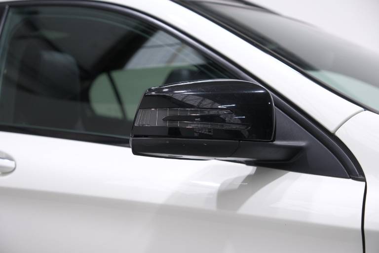 MERCEDES-BENZ GLA 220 50