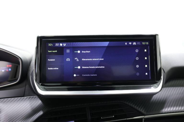 PEUGEOT 2008 27