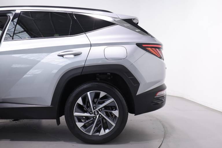 HYUNDAI Tucson 36