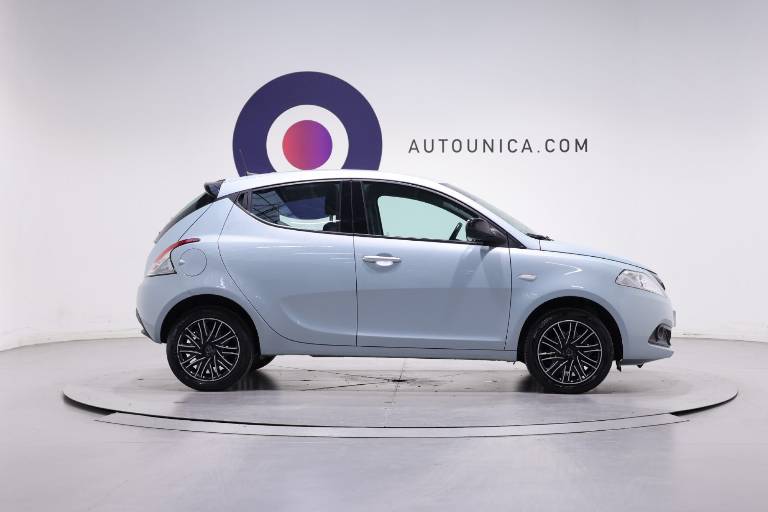 LANCIA Ypsilon 4