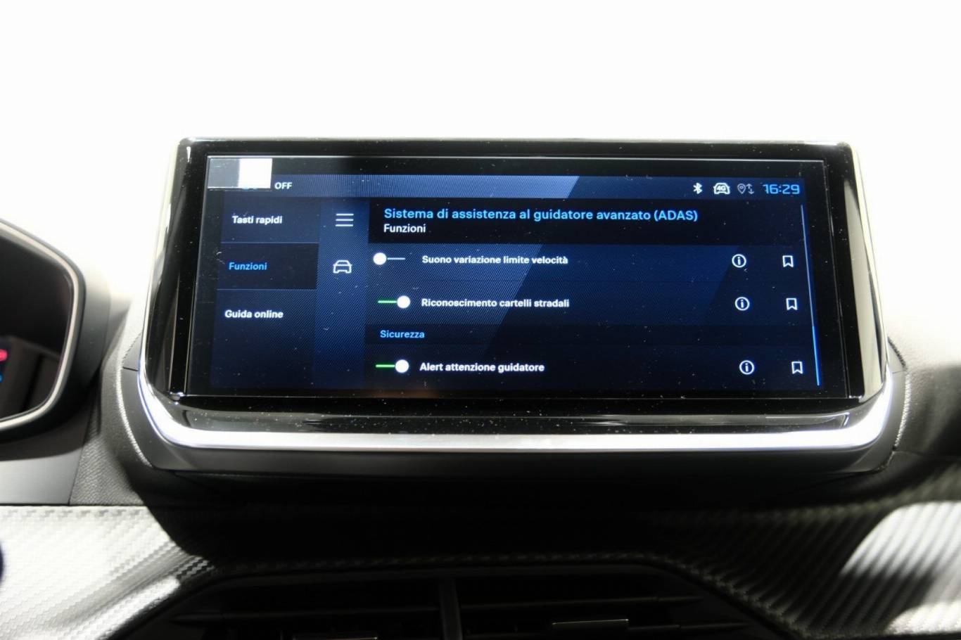 PEUGEOT 2008 31