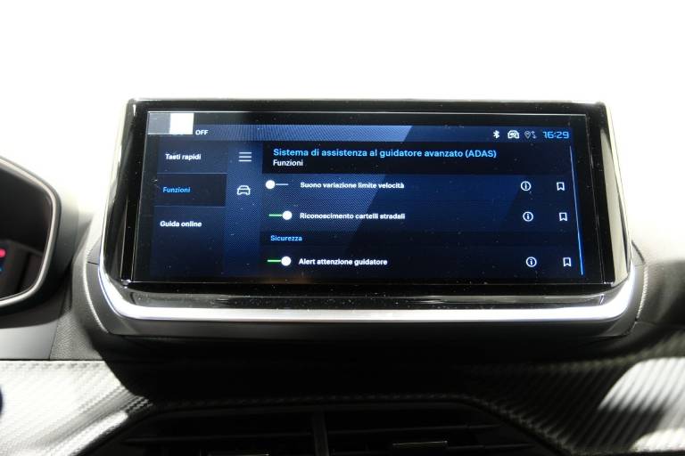 PEUGEOT 2008 31