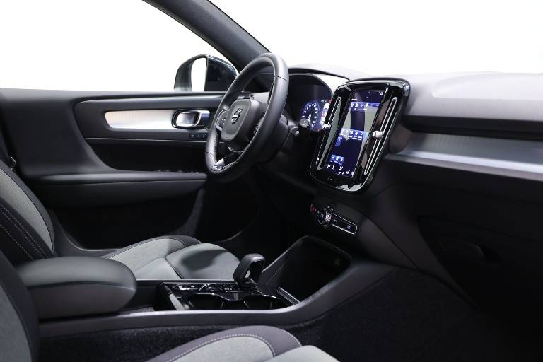 VOLVO XC40 46