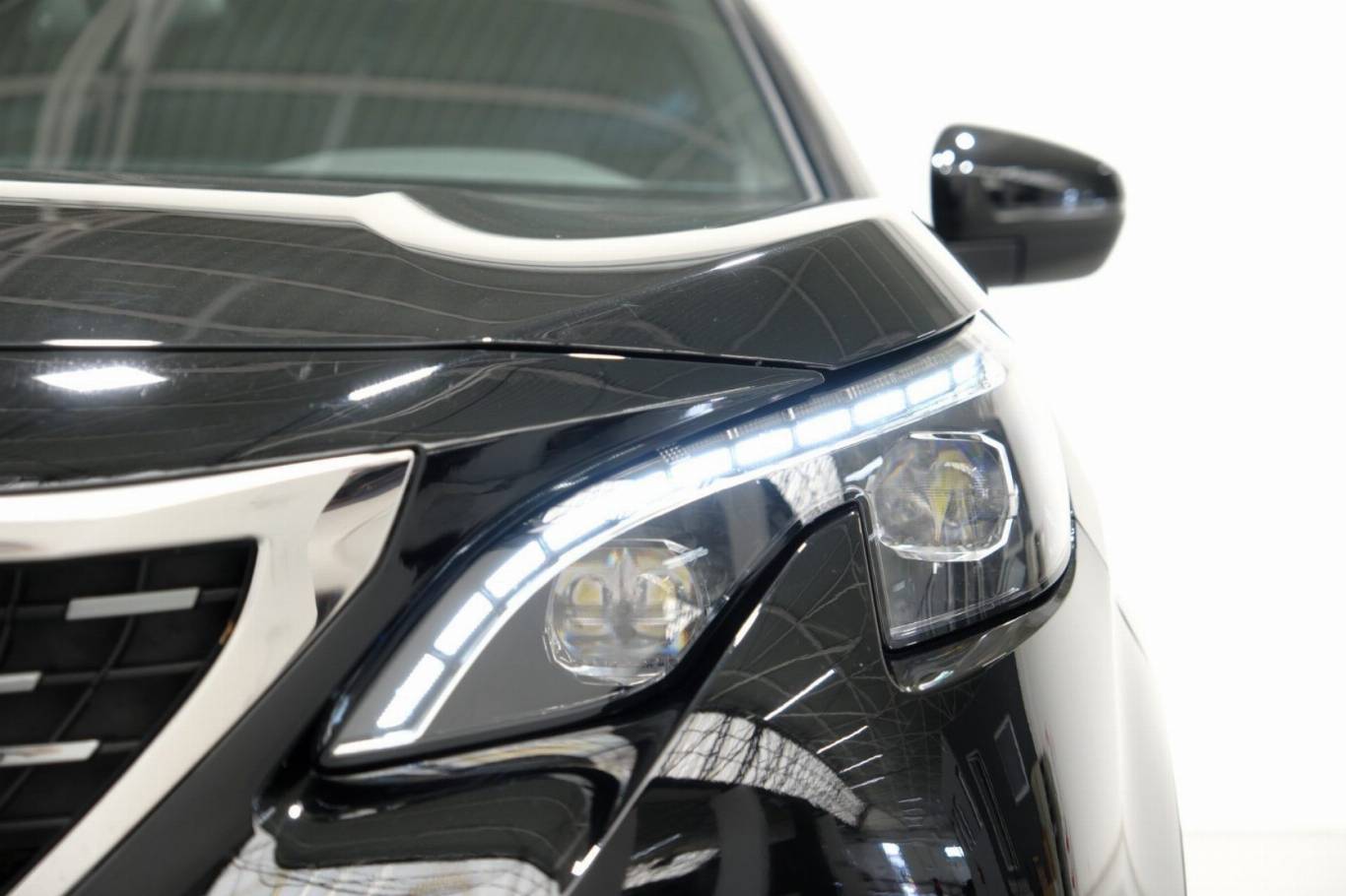 PEUGEOT 3008 13