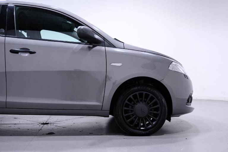 LANCIA Ypsilon 48