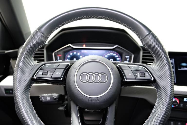 AUDI A1 7