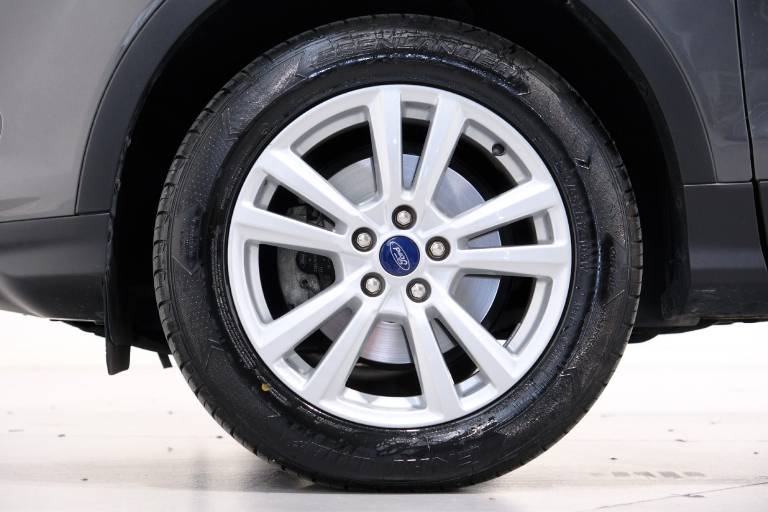 FORD Kuga 13