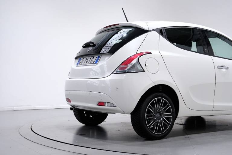 LANCIA Ypsilon 42