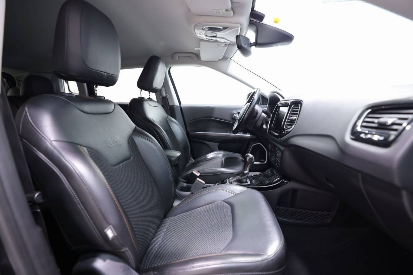 JEEP Compass 52
