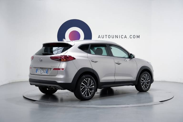 HYUNDAI Tucson 16