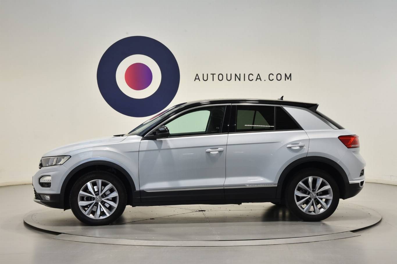 VOLKSWAGEN T-Roc 12