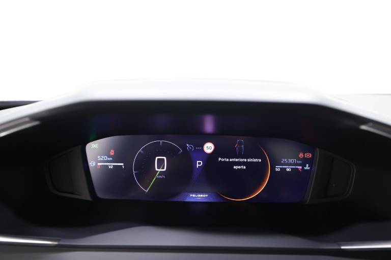 PEUGEOT 2008 8