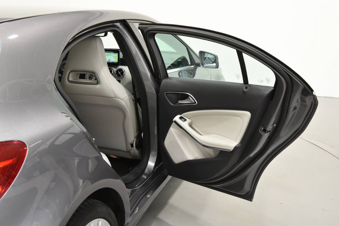 MERCEDES-BENZ A 200 46