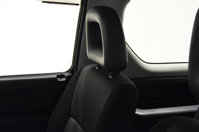 SUZUKI Jimny 14