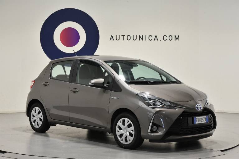 TOYOTA Yaris 29