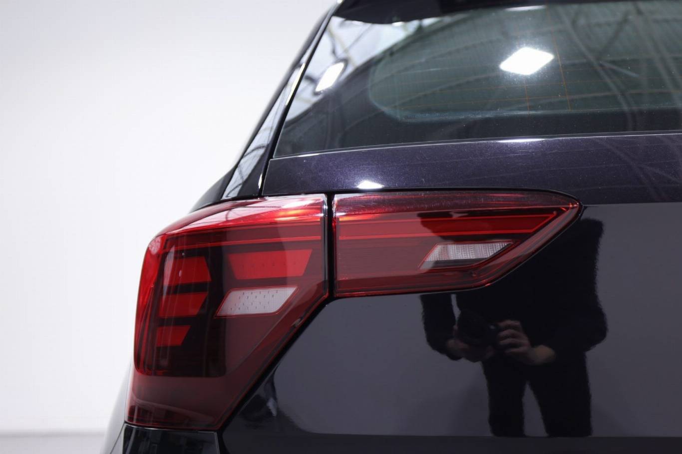 VOLKSWAGEN Polo 42
