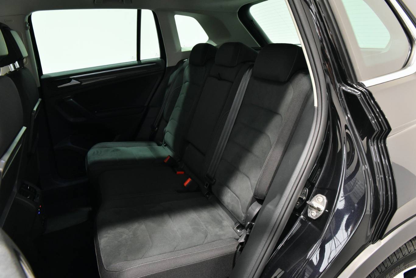 VOLKSWAGEN Tiguan 41