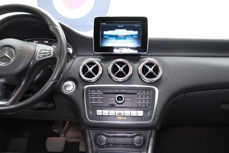 MERCEDES-BENZ A 180 42