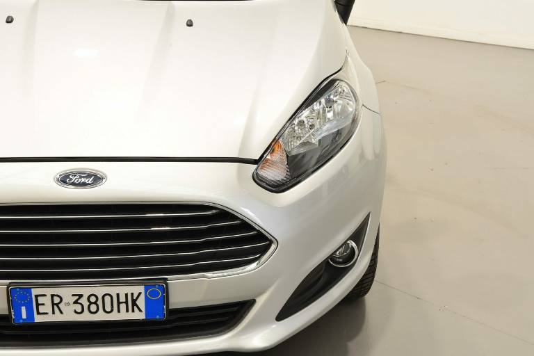FORD Fiesta 14