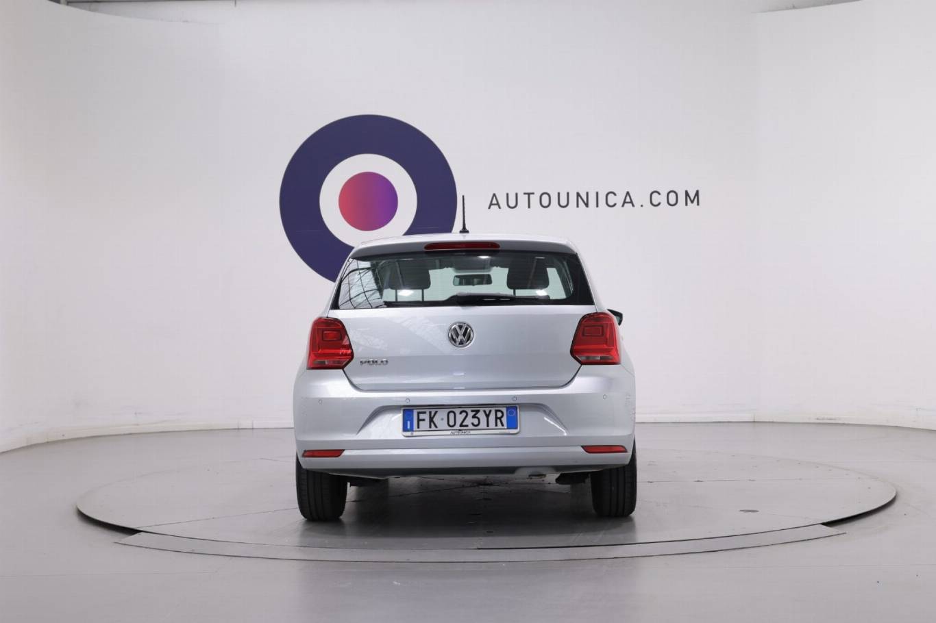 VOLKSWAGEN Polo 15